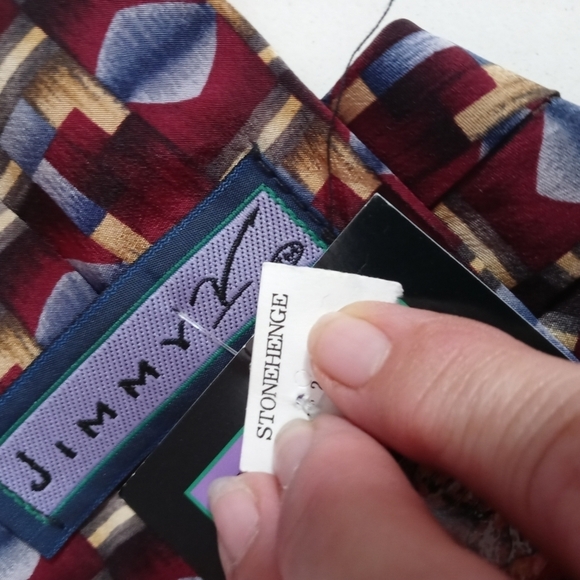 Jim Valvano Stonehenge 2nd Collection 100% Silk Geometric Pattern Necktie - Picture 4 of 7